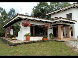 Más allá de estar construidas en un terreno chico, verás que son modernas y usan diferentes materiales de construcción para terrenos pequeños y medianos. Interiores Casas De Campo Sencillas Y Bonitas Novocom Top