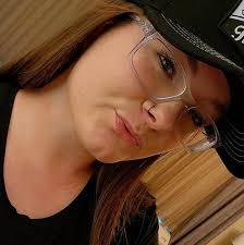 What singing classes are available for an 8-year-old near Spalding County?