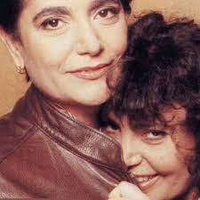 Tra loredana bertè e mia martini non c'è mai stata gelosia. Sorelle Omaggio A Mia Martini E Loredana Berte Home Facebook