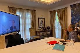 Look through examples of guru translation in sentences, listen to pronunciation and learn grammar. Schools With Positive Covid 19 Case Will Be Ordered Close Pm Muhyiddin Prime Minister S Office Of Malaysia