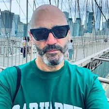 Carl Roper's Instagram, Twitter & Facebook