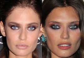 Capelli nero viola, capelli rossi dritti, capelli verdi, colorazione. Il Trucco Ideale Per Le More Con Occhi Chiari Makeupidee Consigli Su Come Truccarsi Bene