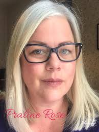 Looking for an eyeliner and lip colour like this, any suggestions? X