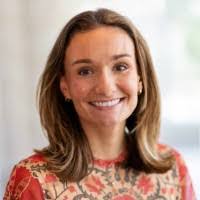 Ellen Morris's Instagram, Twitter & Facebook