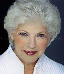 Short Hairstyles For Women Over 50 Hairstyles For Women Over 60 She Looks Like Elderly Versio Short Hairstyles For Women Short Hair Styles Womens Hairstyles