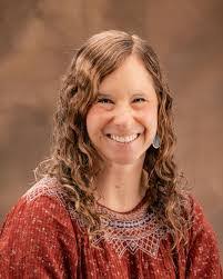 Kara Robertson's Instagram, Twitter & Facebook