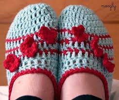 Here's an easy crochet slippers pattern to warm up your man's chilly feet. 14 Free Crochet Slipper Patterns Whistle And Ivy