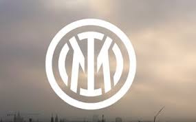 L'inter si presenterà al mondo come «inter milano», lasciando da parte, pur conservandolo, il nome ma per sapere come sarà davvero il nuovo logo dell'inter bisognerà aspettare ancora un po'. Dd2khsr5wwcyxm