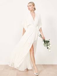 Bei der herstellung unserer brautkleider arbeiten wir ressourcenschonend und nachhaltig, nicht nur zum schutze der umwelt, sondern auch für faire löhne und arbeitsbedingungen in der gesamten wertschöpfungskette. Eco Wedding Nachhaltige Und Faire Hochzeitskleider