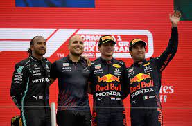 20/06/2021 11h31 atualizada em 20/06/2021 14h19 em corrida emocionante e marcada por diferentes estratégias de red bull e mercedes, max verstappen superou lewis hamilton na penúltima volta e venceu o gp da frança de fórmula 1 , realizado na manhã de hoje (20) no circuito de paul ricard. Bxr1srhjsizwzm