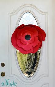 You have different options when it comes to hanging paper flowers. Paper Poppy Wreath Tutorial For Memorial Day With Michaels Paper Flowers Tikkido Com