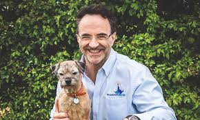Noel, 53, has revealed that his pooch is cautious and careful after being hit by a van in september. Supervet Noel Fitzpatrick My Work Soothes The Pain Of Love Lost Daily Mail Online