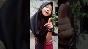 Ketenaran nazwa di aplikasi media sosial tiktok dibuktikan dari jumlah followersnya yang mencapai 1,7 juta. Kumpulan Tik Tok Nazwa Gege Goyang Youtube