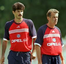 Ali daei ist ein ehemaliger fußballspieler aus иран, (* 21 марта 1969 г. Ali Daei Ex Bayern Star Will Nicht Neben Ahmadinedschad Sitzen Welt
