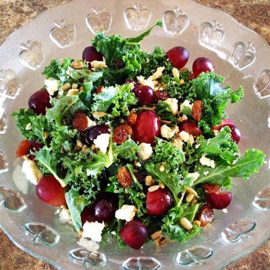 Ricotta Kale & Grapes Salad (Veg)