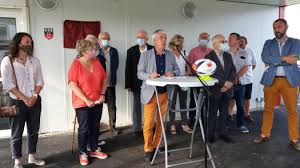 She has six senior kin and they all lived with the mother in massachusetts after her folks separated. Le Nom De Marie Claire Martineau Donne Au Centre De Formation Du Rugby A Clermont