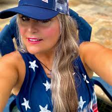 Beth Reynolds, a park services specialist at Honeymoon Island State Park,  has been named Dunedin Environmental Hero of the Year. Her leadership  during post-hurricane cleanup made her a standout choice for the