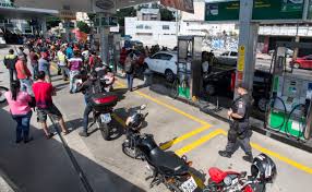 Devido ao atual cenário resultante da greve dos caminhoneiros e prezando por sua segurança, de seus familiares e acompanhantes, bem como por seu equipamento, decidimos por transferir a data das 3 horas de interlagos para o dia 8 de julho, domingo. Greve Dos Caminhoneiros 2018 Historia Do Brasil Infoescola