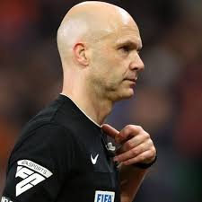 👤 Dale Baines is the referee for this evening's match. He will be assisted  by Jacob Lehane, Declan Ford and Tom Wall. #ColU