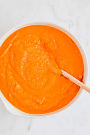 You live in a country where pumpkin puree is not available in cans but you still want to partake in all of the yummy fall pumpkin recipes. How To Make Pumpkin Puree 2 Ways Aline Made