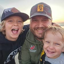 Shane Wheat's Instagram, Twitter & Facebook