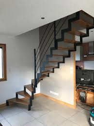 Realisation Escaliers Sur Mesure Sur L Ouest Lyonnais En 2020 Escalier Decoration Maison Lyonnaise