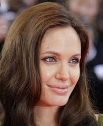 Jolie to breastfreed