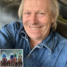 Meet guest juror, Doug Stewart! Doug is joining the juror team for The Art  of Animals. Doug Stewart works in soft pastels, creating energetic and bold  art that spans a wide range