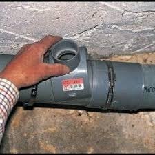 Poncer Coller Assembler Tuyau D Evacuation Installation Plomberie Pvc