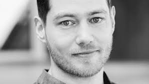 Danny slog hovedet mod jernbjælke: Nu kæmper han imod sit forsikringsselskab