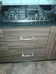Desde nuestras completas instalaciones ubicadas en san fernando de henares (madrid), en la tienda de siendo las encimeras de cocina baratas de mármol, las encimeras de granito y las encimeras de cocina a medida silestone los productos. Foto Cocina Encimera Empotrada Y Conectada A Gas De Centro De Proyectos A Medida 154502 Habitissimo