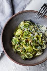 Orecchiette Pasta With Broccoli Sauce Recette Cuisine Vegetarienne Recettes De Cuisine Et Recette