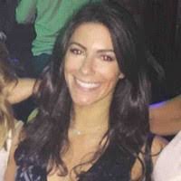 Julia Clowe's Instagram, Twitter & Facebook