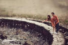 Tambahkan teks, stiker, efek dan filter ke foto anda. This Wedding Photographer Shrinks Couples Into Adorable Tiny Life News India Tv