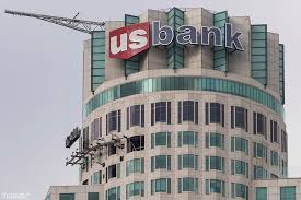 See The Us Bank Tower S Terrifying Glass Slide Us Bank Tower Building Banks Building