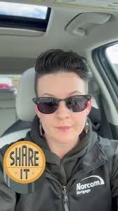 Lindsey Richmond's Instagram, Twitter & Facebook