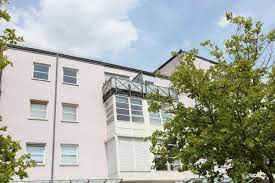 Viele regensburger ohne eigenes auto mieten bei bedarf einen leihwagen in regensburg, um einen wochenendausflug zu unternehmen. Immobilien Regensburg 1 Zimmer Wohnung Im Regensburger Westen