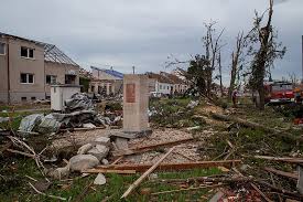 Tornádo se v tento dne objevilo zřejmě i na vsetínsku. Datei Moravska Nova Ves After 2021 South Moravia Tornado Strike 61 Jpg Wikipedia