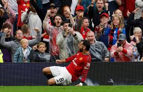 Premier League Latest: Bruno Fernandes calms Man United crisis with late penalty