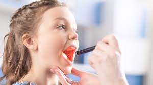 Ecco cosa succede quando tonsille e adenoidi accendono il mal di gola