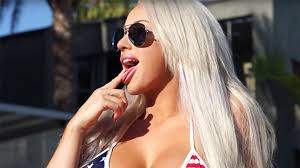 Finger lickin good: Sizzlin Laci Kay Somers enjoys a BBQ in seriously  SEXY video - Daily Star
