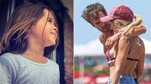 Protagoniza sugar, la comedia musical que lidera la taquilla marplatense. La Hija De La China Suarez Y Nico Cabre Tiene Muy Buena Onda Con Laurita Fernandez Asi Juegan Juntas En La Playa Eltrece