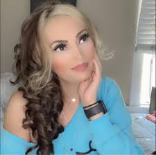 Is there anyone just to vent to? About my home and work life, my  insecurities. Someone that will listen and give advice? I have barely any  friends. I'm new to the area.