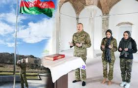Şuşa muzeylərinin qiymətli eksponatları, o cümlədən rəsm və heykəltəraşlıq əsərləri, qədim xalçalar, mühüm sənədlər və başqa dəyərli materiallar ermənistana şuşa çox firavan və təhlükəsiz şəhər idi. Susa Kirim Haber Ajansi Qha