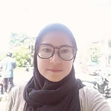 Kalau belum tau nyatanya jangan menilai dari Katanya. Ingat! Suami dulu  juga bilang akan menjadikan ratu padahal babu tiap hari cuci piring, masak  dan ngurus anak kita cuma dianggap pengabdian