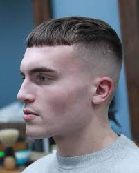 Oleh karena itu potongannya sering dihindari karena bisa membuat wajah terlihat lebih tua. 10 Model Rambut Cepak Untuk Pria Mohawk Hingga Bentuk Mangkok Dailysia