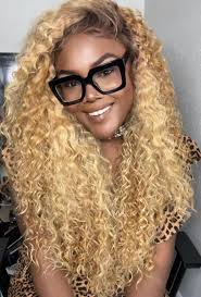 Andrea Vines's Instagram, Twitter & Facebook