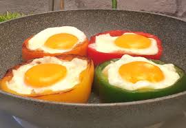 Oeufs Au Plat Multicolores Recette Oeuf Au Plat Oeuf Au Plat Recette Oeuf