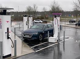 Epingle Sur Bornes De Recharge