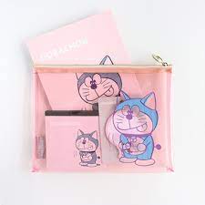 クリアな透け感がかわいい カラフルなドラえもんグッズがヴィレヴァンオンラインにて予約販売中です isuta イスタ おしゃれ かわいい しあわせ ドラえもん ポーチ かわいい